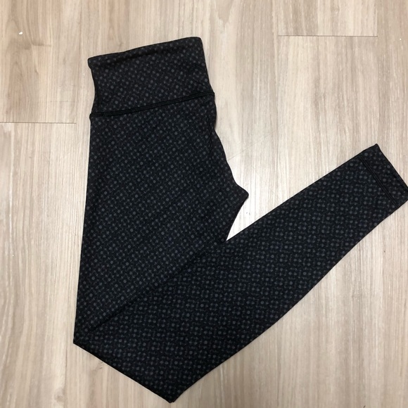 ❗️SOLD❗️ LULULEMON Wonder Under - Picture 2 of 5